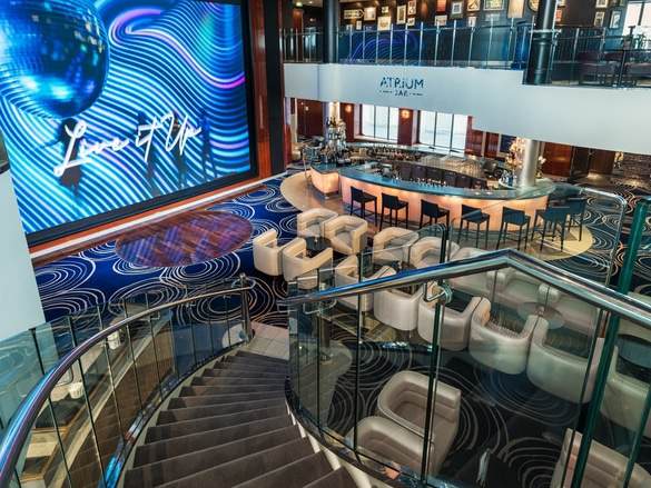 Norwegian Pearl - Atrium Bar.jpeg